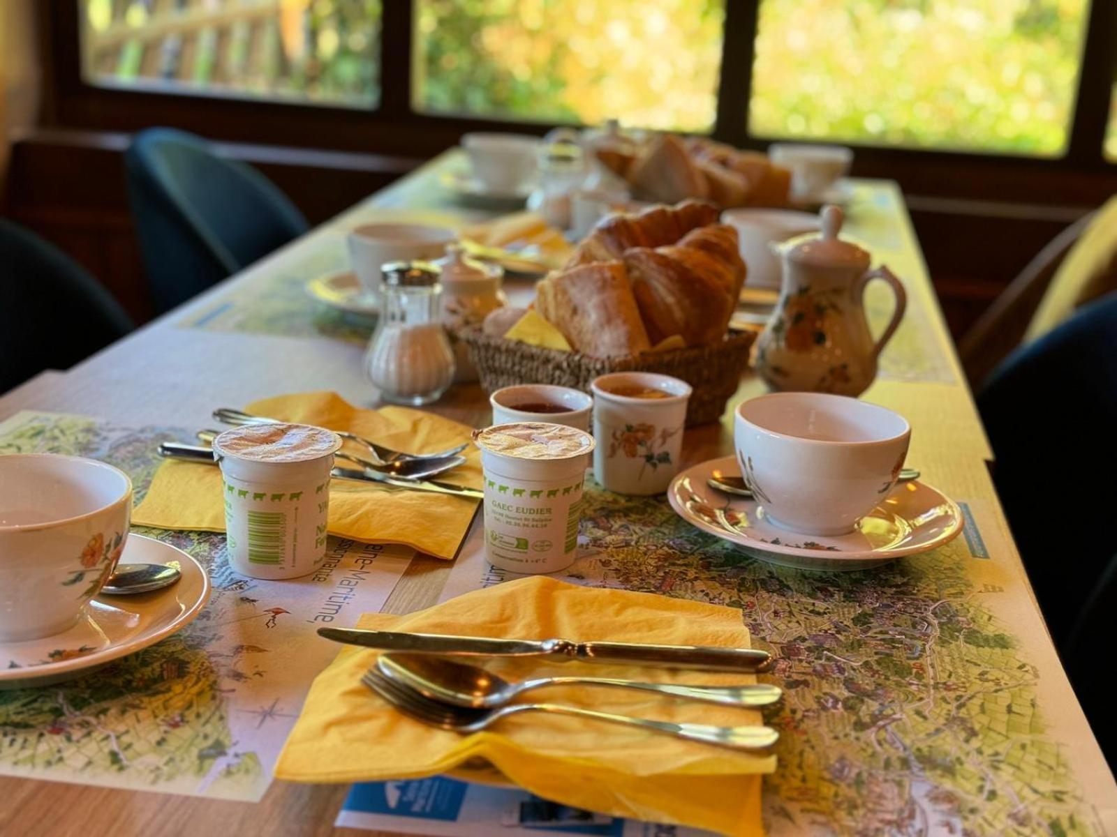 Auberge Du Val Au Cesne Saint-Clair-sur-les-Monts Zewnętrze zdjęcie